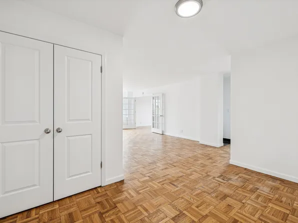 401 East 86th Street image 3 of 27