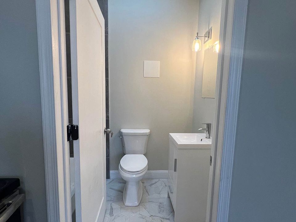 2nd image of 350 S 16th St