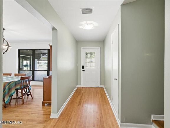 3rd image of 1425 OAK HAVEN Road