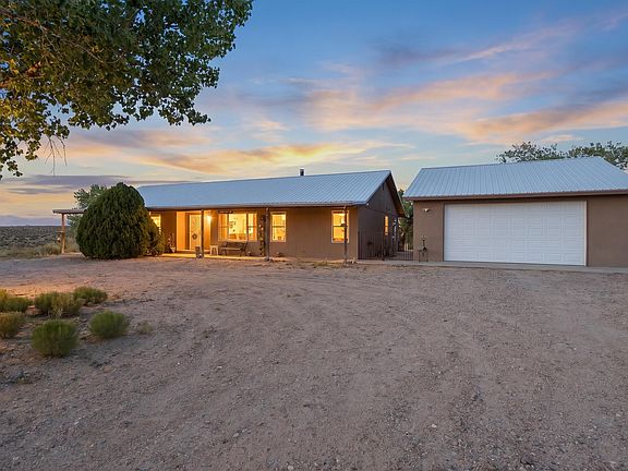 3rd image of 102 Romero Dr