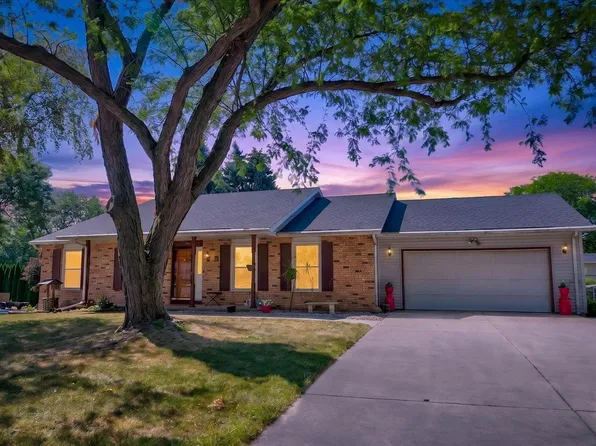 901 Eisenhower Rd, Stoughton, WI 53589