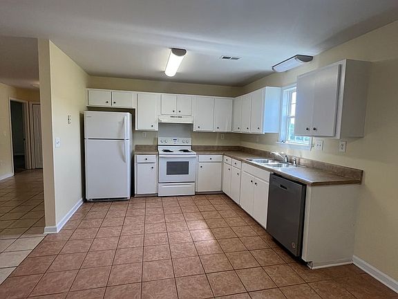 4th image of 3943 Greenpond Rd