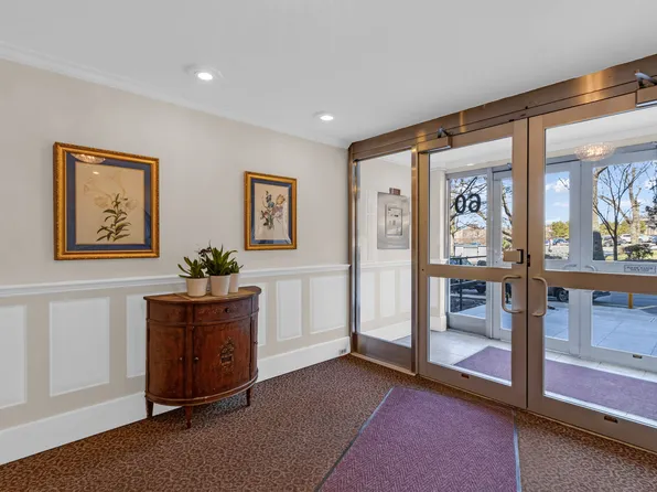 80 Knolls Crescent image 5 of 8