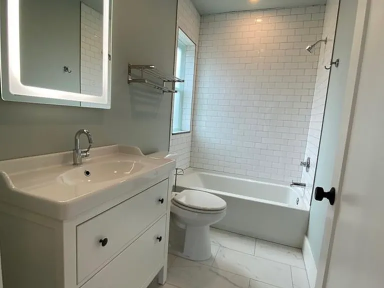 507 NW 24th St #104 — Photo 7