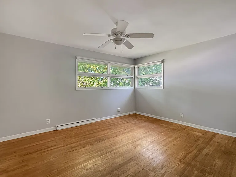 1353 Pinecrest Ave SE — Photo 11