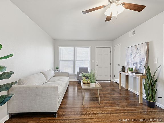 3rd image of 4554 N Iroquois Ave