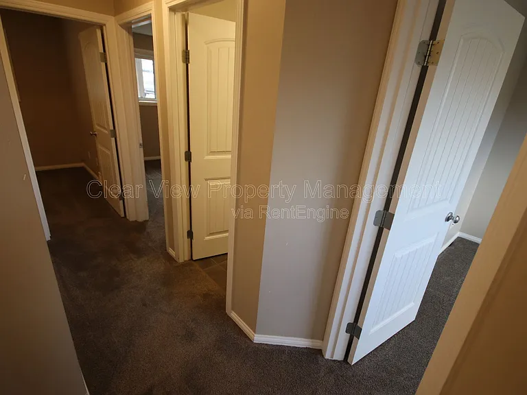 704 Mount Sundance Ln W — Photo 14