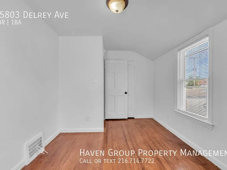 15803 Delrey Ave — Photo 13