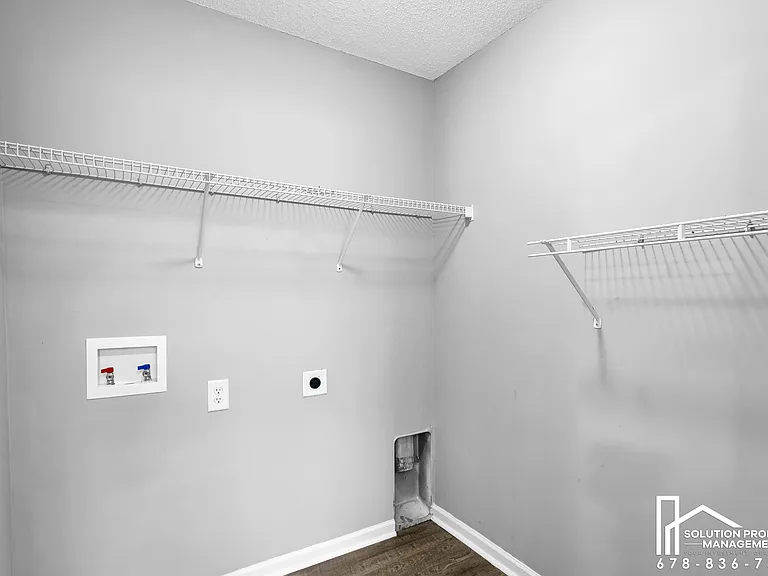 141 Madison Pl — Photo 9