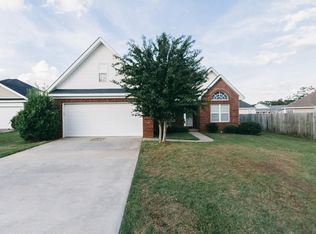 215 Sunnymeade Dr, Warner Robins, GA 31093