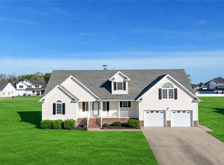 206 Grandview Dr, Elizabeth City, NC 27909