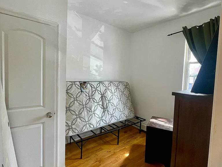 3211 Broadway #2 — Photo 13
