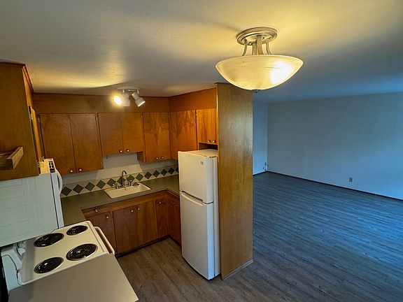 3rd image of 2365 48th Ave SW APT 3