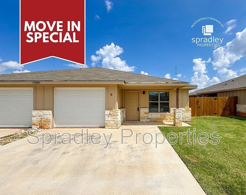 1st image of 1031B Edwards Dr