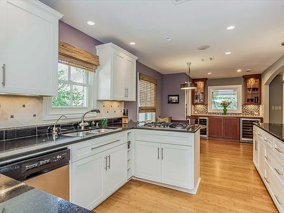 4th image of 4016 N Hills Dr
