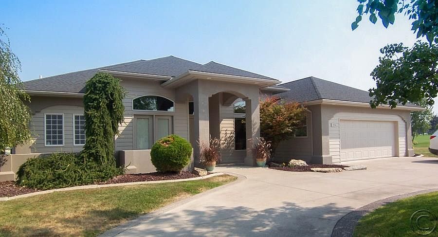 1st image of 214 Eagle Dr