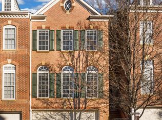 9203 Point Replete Dr, Fort Belvoir, VA 22060