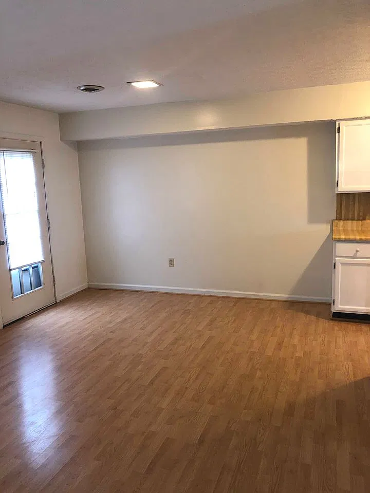 1726 Oshea St - Unit B — Photo 2