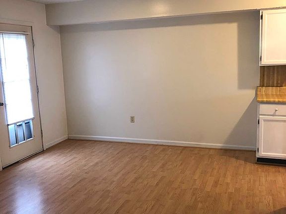 2nd image of 1726 Oshea St #B