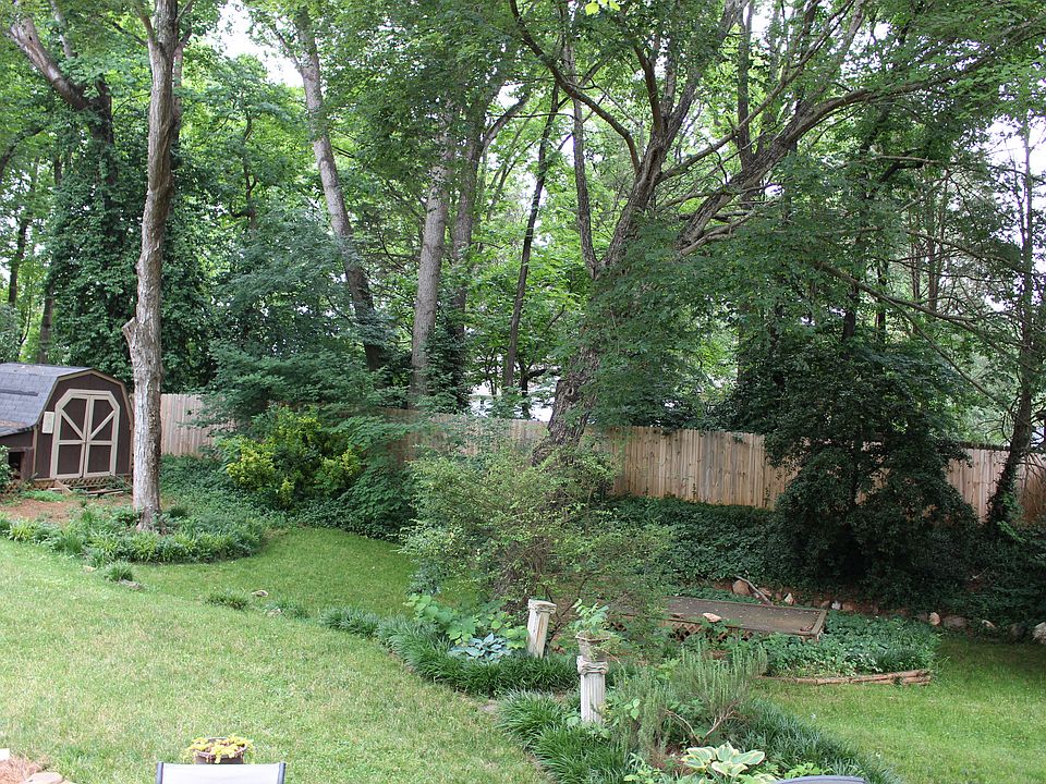 2nd image of 11209 Hallmark Dr
