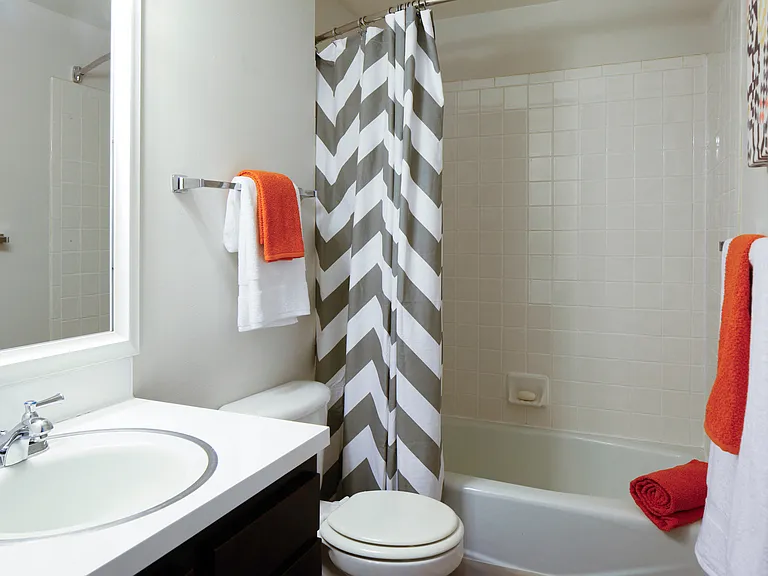 Village Gardens Apartments — Photo 5
