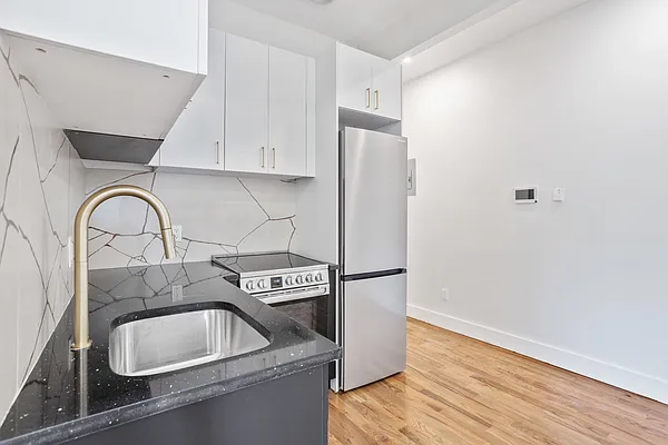 Rented by Skyhigh Realty NYC LLC | media 26