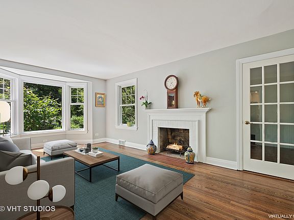 3rd image of 1461 Cloverdale Ave