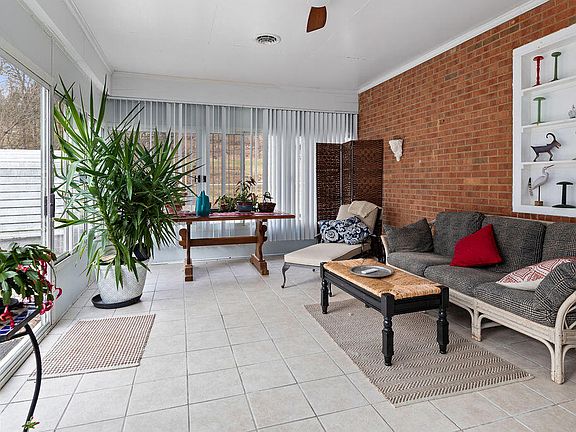 5th image of 13 Country Club Rd