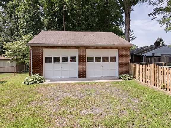 4th image of 7323 Marc Dr