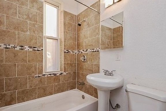 5th image of 1124 S Sacramento Blvd #2