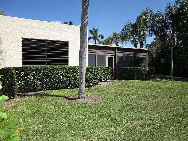 1st image of 618 Woodlawn Dr
