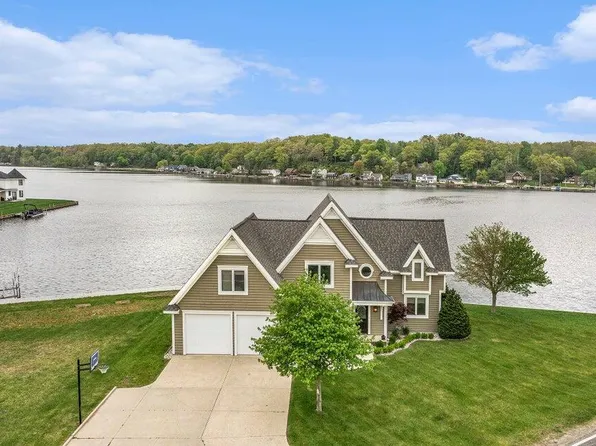 5306 W Longbridge Rd, Pentwater, MI 49449