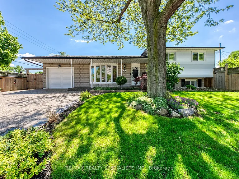 5 Country Club Dr — Photo 1