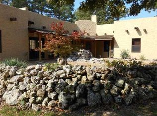 955 Lappis Ln, Eureka Springs, AR 72632