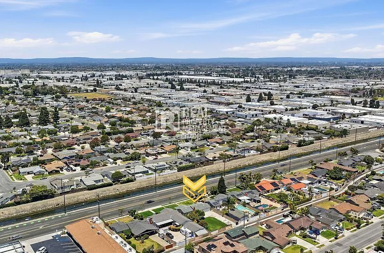 5082 Edinger Ave — Photo 7
