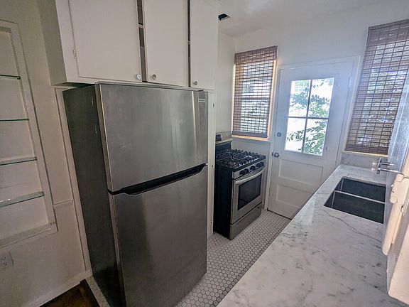 3rd image of 729 N Edinburgh Ave #1/2-1