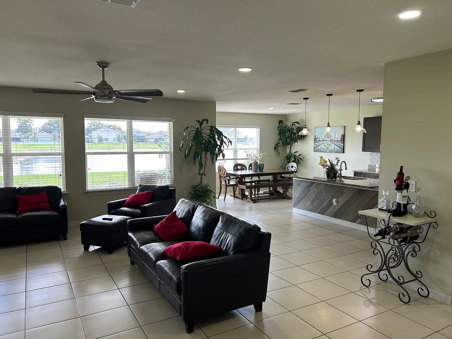 4 bed, 2339 sqft, $3,000 — Photo 3