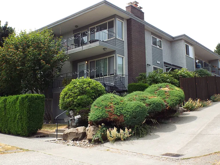 Lawton Park Apartments — Photo 2