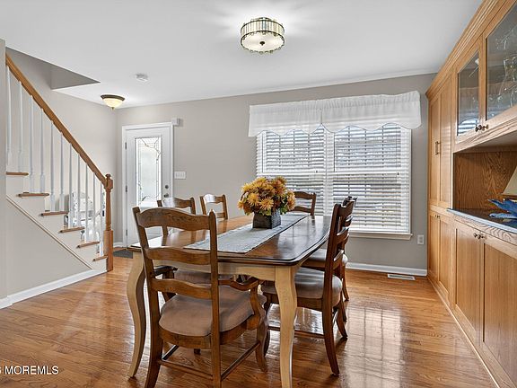 4th image of 520 Hardenberg Avenue