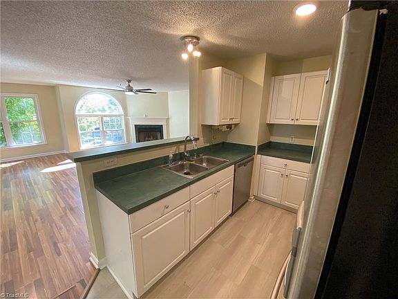 5th image of 3725 Morris Farm Dr APT 2D