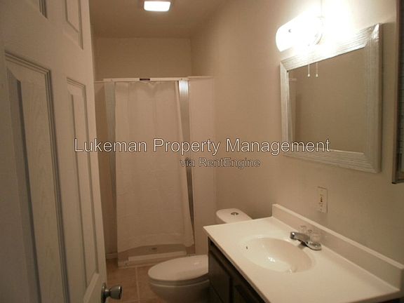2nd image of 932 S Park St #930-2