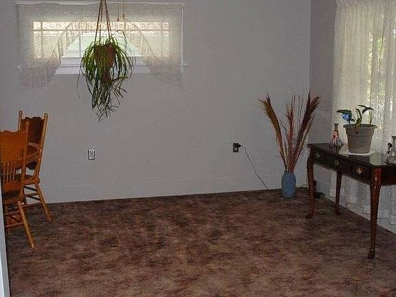 5th image of 1108 W Knox Ave
