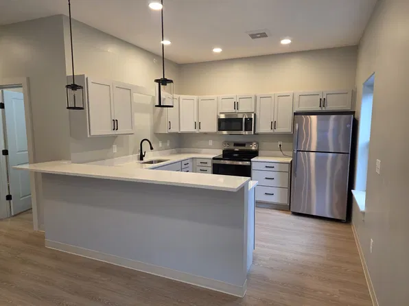 100 Park Dr, Topsham, ME