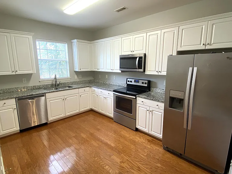 4492 Great Oak Dr #1 — Photo 32