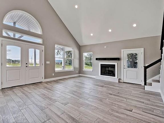 2nd image of 2456 S Hunt Ln
