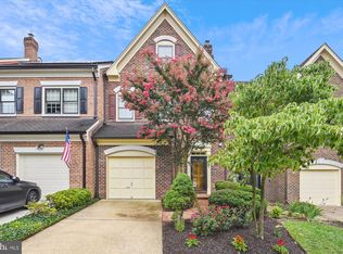 6325 Chaucer View Cir, Alexandria, VA 22304
