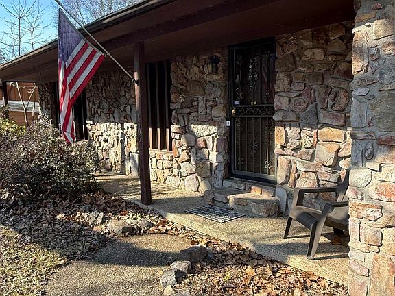 4th image of 1406 E Twin Lakes Dr