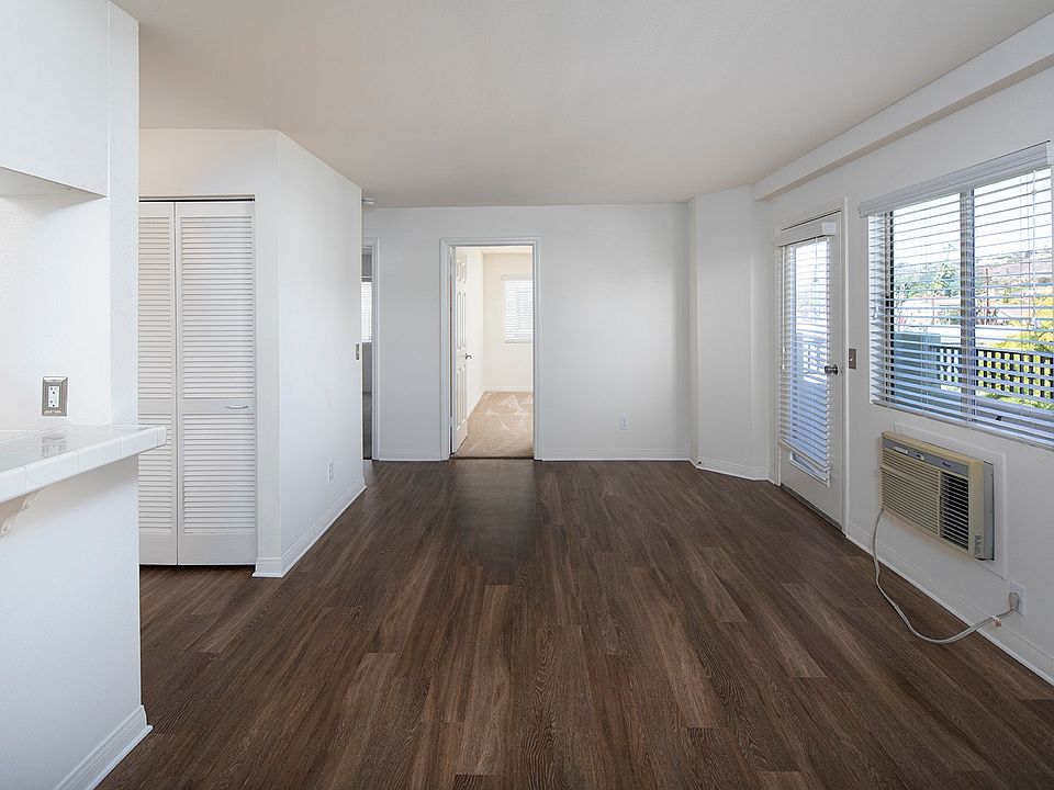 1st image of 5530 La Jolla Blvd APT 3C