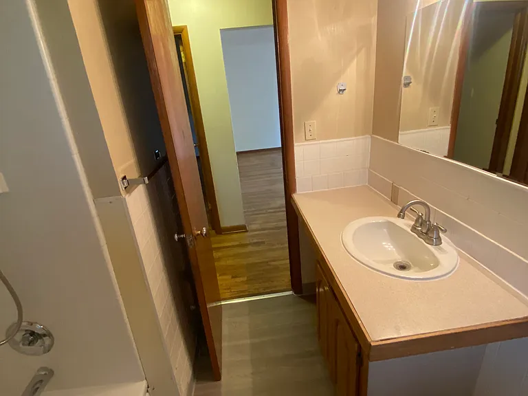 608 Cowan St #608 — Photo 8