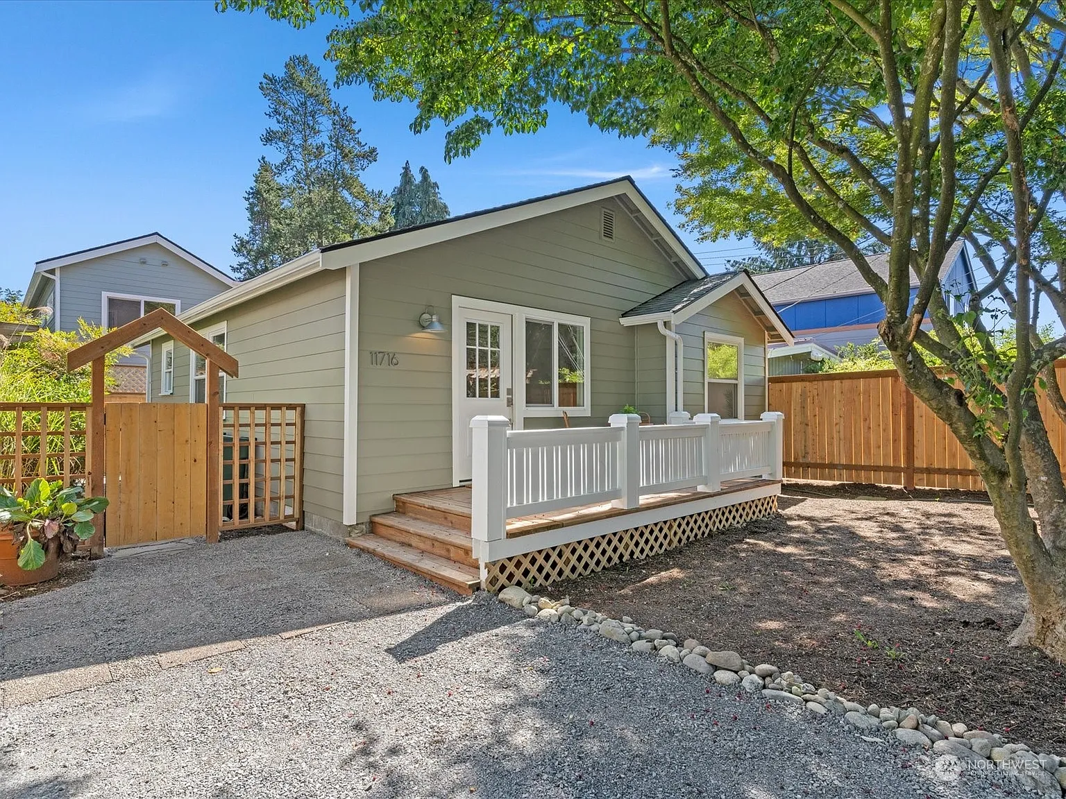 11716 26th Avenue NE photo 1